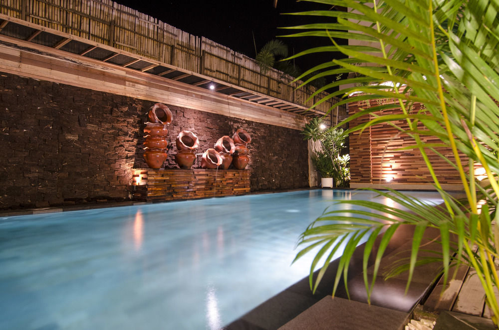 Natya Hotel Gili Trawangan Exterior foto